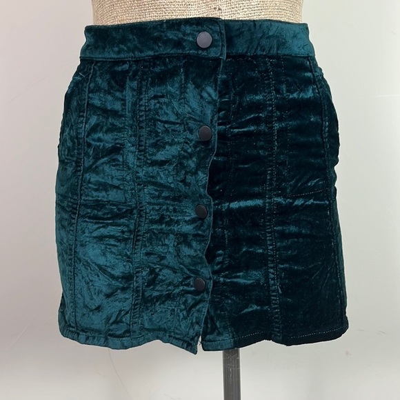 DL1961 Jenny Mini Skirt Velvet Women Size 10 Green  Button Front Closure Pockets - Picture 2 of 9
